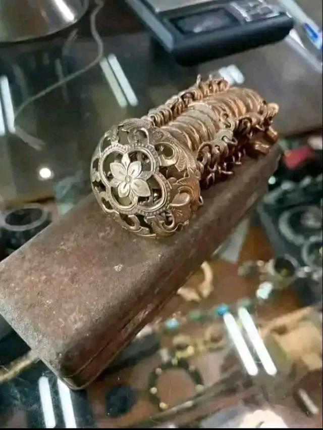 เข็มขัดนาคเเท้โบราณ อายุนับร้อยปี