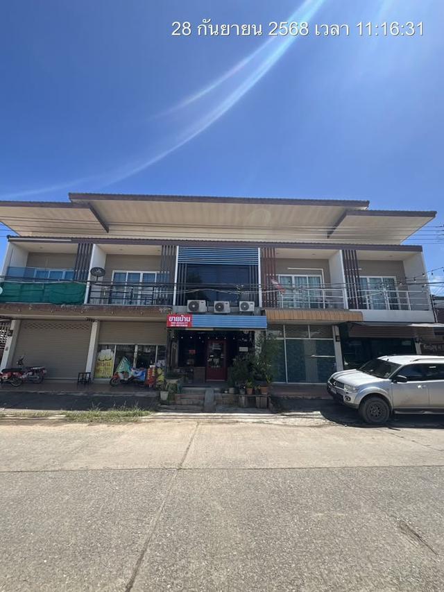 ขายอาคารพาณิชย์ 2 ชั้น ราคา 2,300,000- บาท (สองล้านสามแสนบาทถ้วน) ที่ตั้ง : ซอยข้าง ธ.กรุงไทย อ.ดอกคำใต้ จ.พะเยา พท. 19 ตารางวา 089-8530177(ต้อ) 2