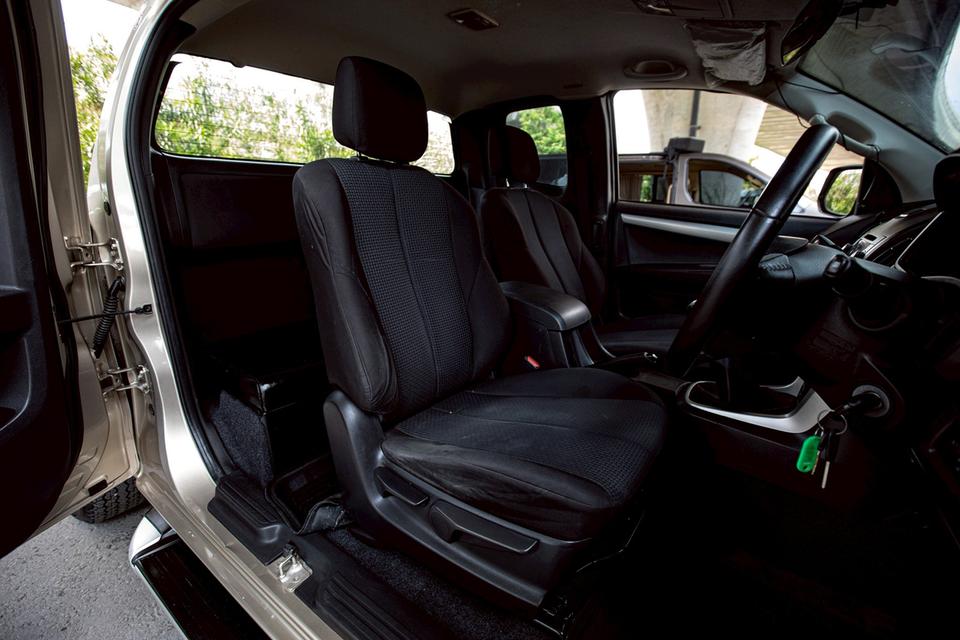 Isuzu D-Max Hi-Lander Cab 2.5 VGS Z ท๊อปปี 2012 เกียร์ธรรมดา สีทอง 10
