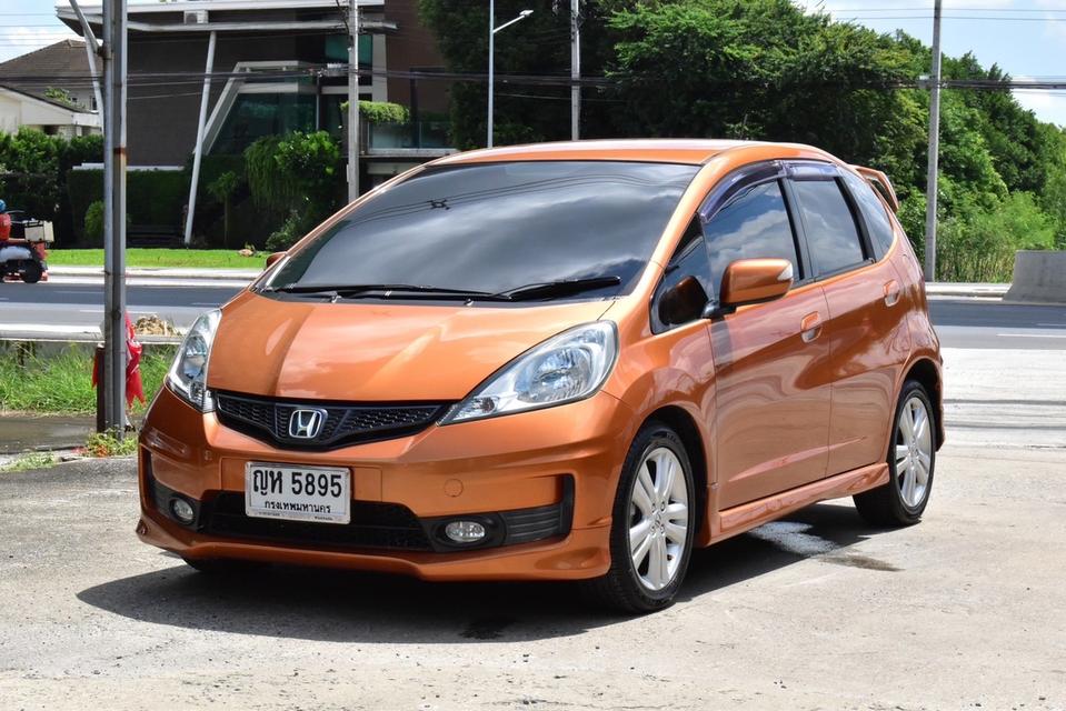 รหัสรถ PB5895 HONDA JAZZ 1.5SV 2011 เบนซิน