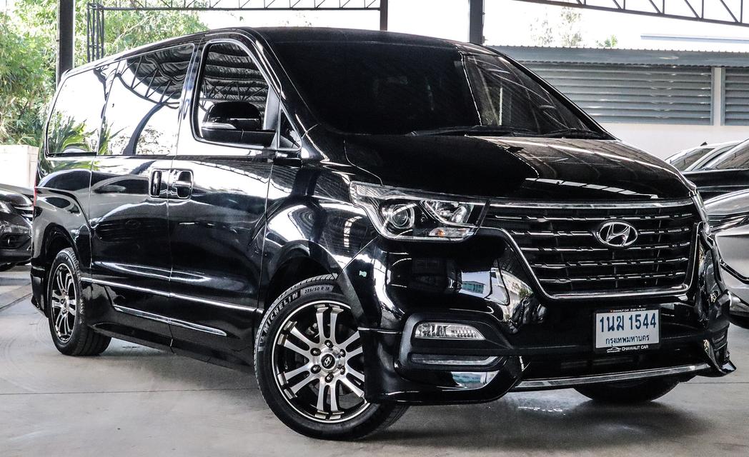ขาย HYUNDAI H-1 2.5 ELITE ปี 2022 ไมล์ 40,000 กม.