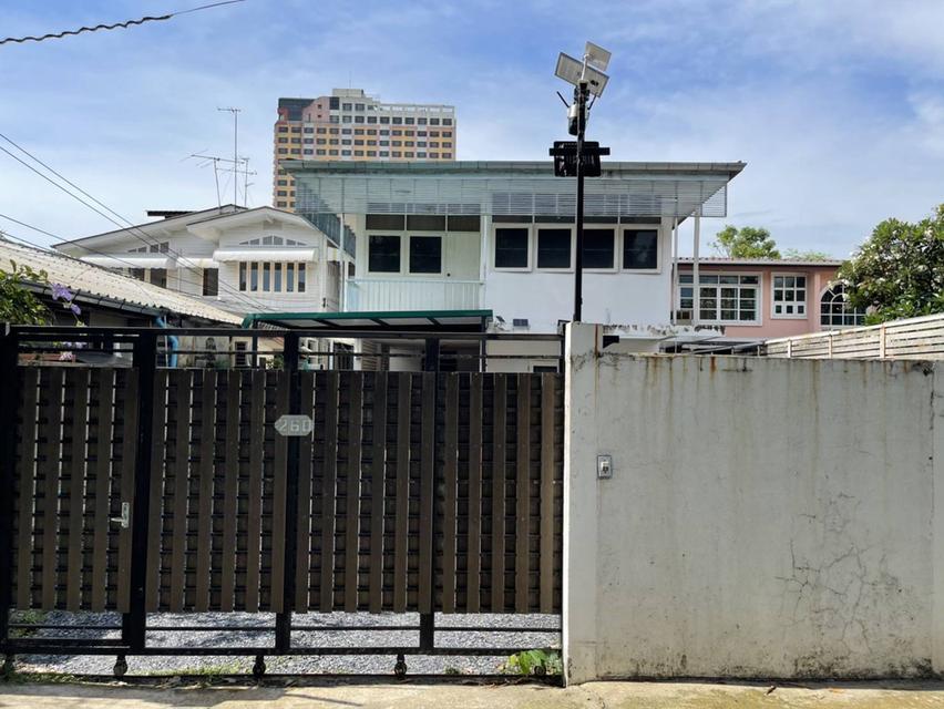 บ้านเดี่ยว 2 ชั้น 5 นอน 2 ห้องน้ำ 98 ตร.วา  3