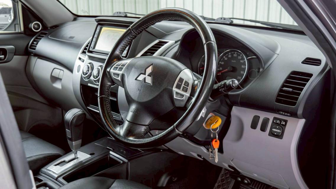 MITSUBISHI PAJERO SPORT 2.5 GT เกียร์AT ปี 2013 สีขาว โฉม ปี08-15 รูปที่ 13