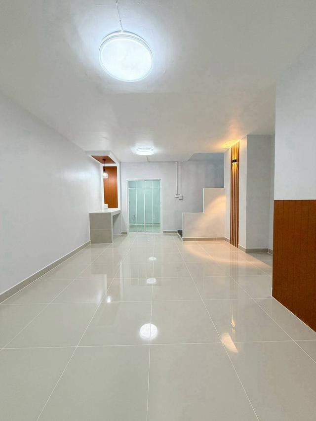 หมู่บ้านพฤกษา3  ถนนวัดลาดปลาดุก บางบัวทอง ทาวน์เฮาส์ 2 ชั้นตกแต่งใหม่พร้อมอยู่ มีระเบียงด้านหน้า บ้านใกล้ตลาด 6