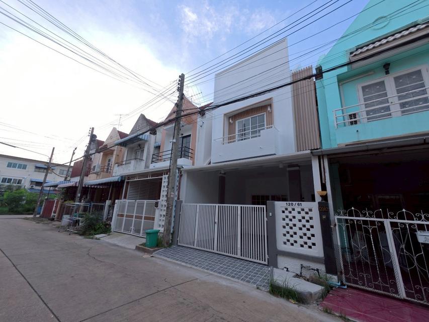 หมู่บ้านสราญธร ลำลูกกาคลอง 4 ถนนลำลูกกา ต.ลาดสวาย อ.ลำลูกกา จ.ปทุมธานี 