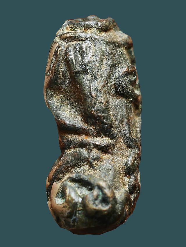 พระปิดตายันต์ยุ่ง หลวงปู่เอี่ยมวัดหนัง เนื้อสำริดเงิน....เก่าๆ 3