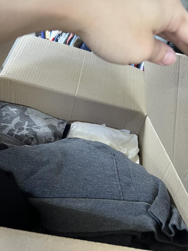 เสื้อผ้ามือสอง แบรนด์ + ไม่แบรนด์