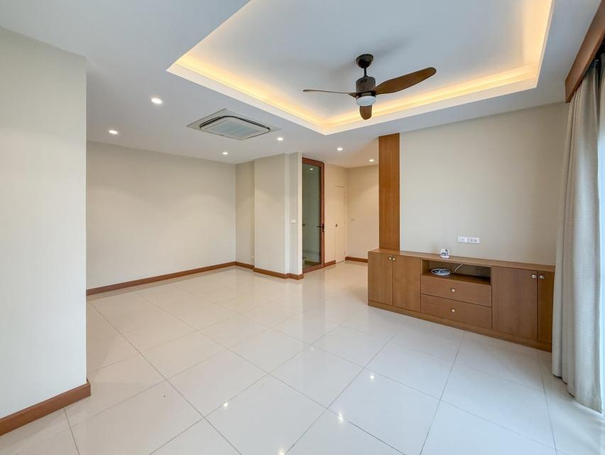 ขายบ้านเดี่ยวมือสองนนทบุรี โครงการ คาซ่าพรีเมี่ยม ราชพฤกษ์-พระราม 5 (Casa Premium Ratchaphruek-Rama 5) หลังมุม 3 ชั้น ใกล้รถไฟฟ้าสายสีม่วงสถานีบางพลู 5