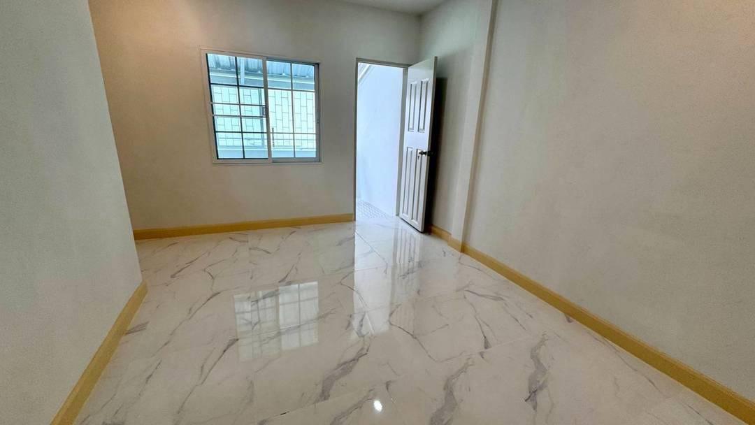 หมู่บ้านฉัตรณรงค์วิลล่า3 11