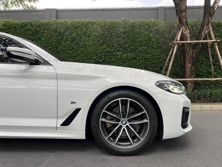 (แจ้งรหัสรถ AP9999) BMW 520d M Sport LCI (G30) 2021 รูปที่ 18