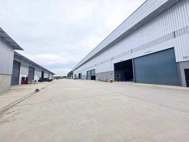 ตลาดแครายพลาซ่า 380ม. ให้เช่าโกดัง ออฟฟิศ 1,100ตร.ม. 275 ตร.วา. รร.ทานตะวันไตรภาษา 3.1 กม.1 ออฟฟิศ 1 น้ำ ถ.เอกชัย เลียบค 1