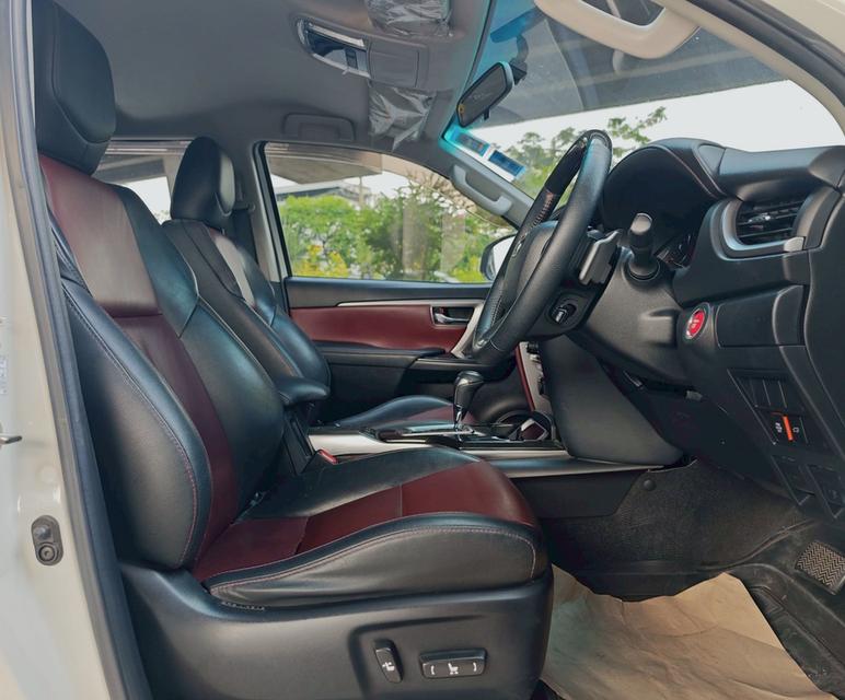 Toyota Fortuner 2.8 TRD Sportivo ปี 2018 รูปที่ 6