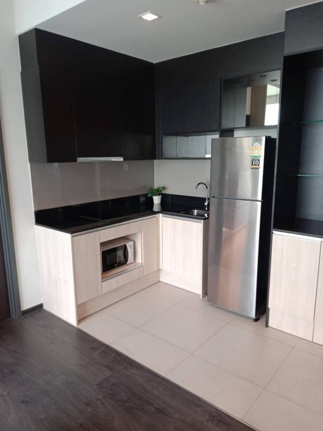 Sale /rent  Edge Sukhumvit 23  1 bedroom  2 bathroom  25th floor  42 sqms. Fully furnished  Sale 9.9 million  baht Rent​ 35,000​ Baht​(1,100  USD) 13