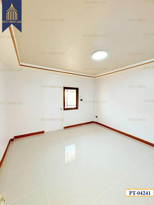 ขาย ทาวน์เฮาส์สวีทโฮมตกแต่งใหม่ราคาย่อมเยาว์ 9