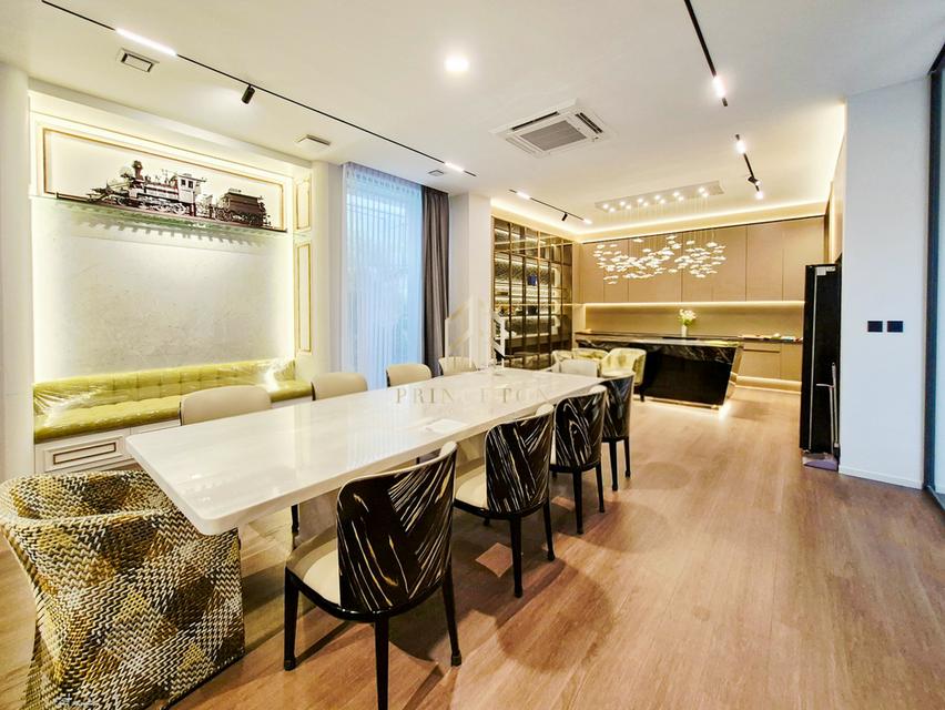 Luxury 3-Storey Modern Home VIVE New Krungthep Kreetha 3
