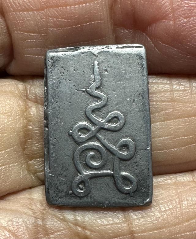 เหรียญประภามล เนื้อชินแก่ตะกั่วพระผ่านการบูชา 2