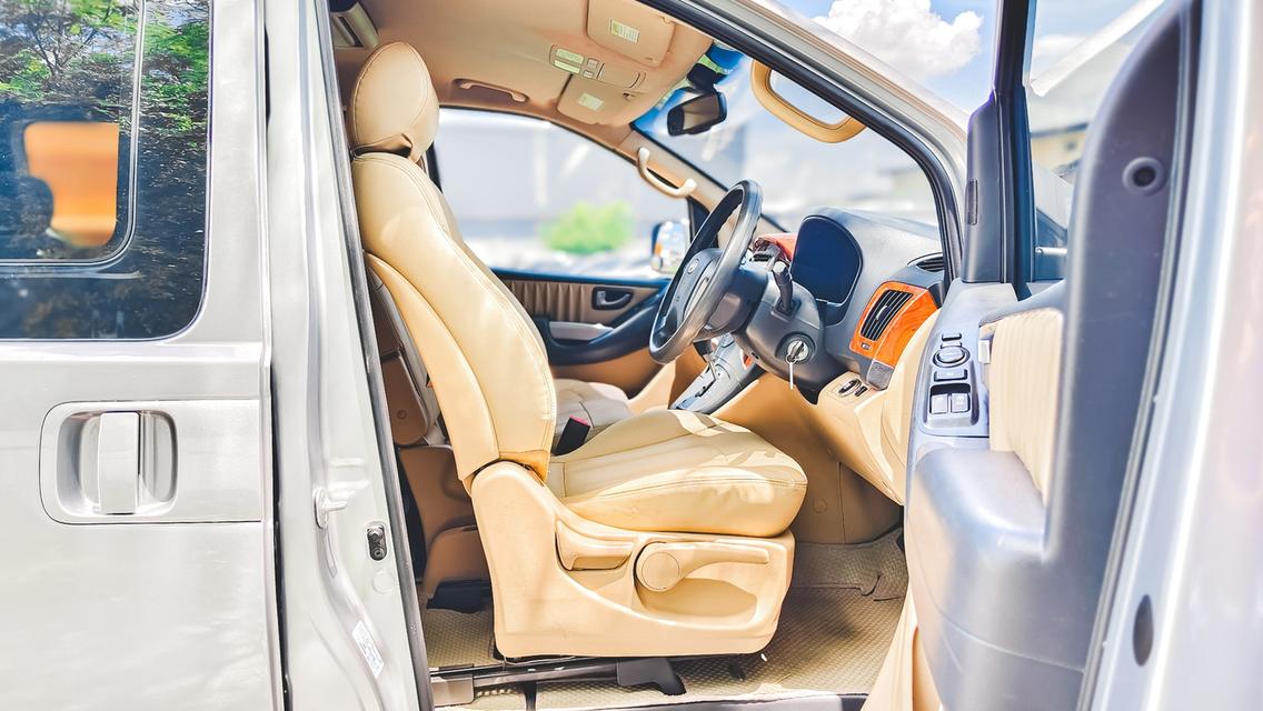 HYUNDAI H1 2.5 DELUXE A/T ปี 2013 จด 2014 🔥 รูปที่ 4