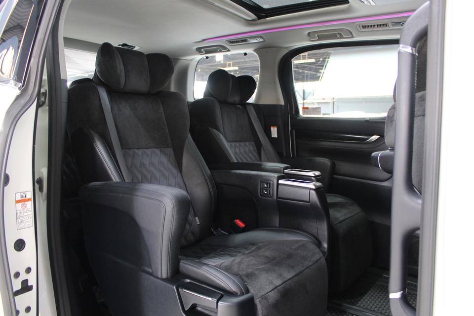 รหัสรถ JRS8573 TOYOTA Alphard 2.5 SC น้ำมันล้วน กับชุดแต่ง Lexus LM 300 ปี 2016 14