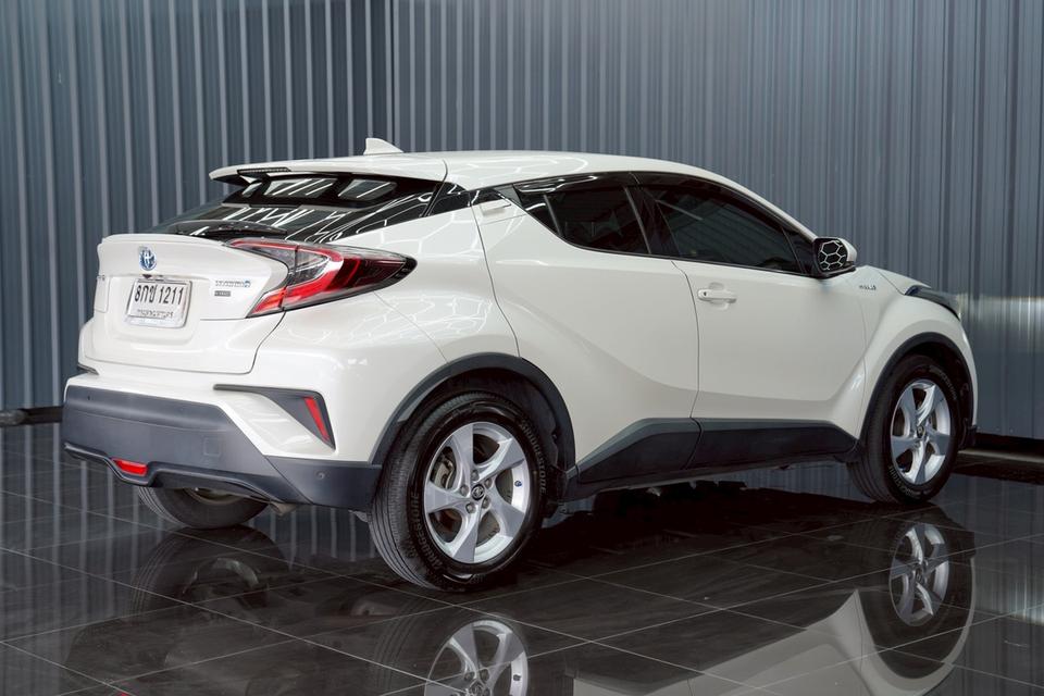 TOYOTA C-HR 1.8 Hybrid High AT ปี 2018 สี ขาว รูปที่ 6