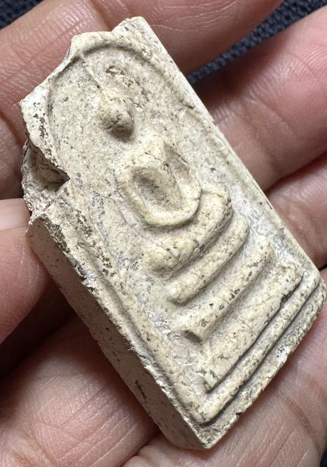 พระสมเด็จพิมพ์ใหญ่ เนื้อบิ่นกระเทาะ เก่าเดิม 3