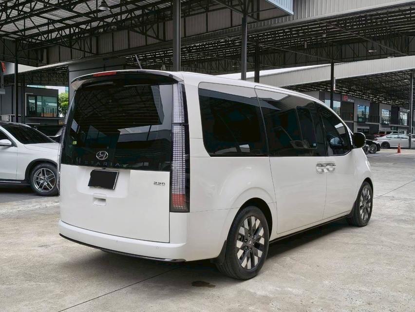 รหัสรถ KPC53 💥 ประหยัดเป็นล้าน! Staria Premium (2023) ตัวท็อปสุด ไมล์น้อย 65,xxx km. มือเดียว! 💥