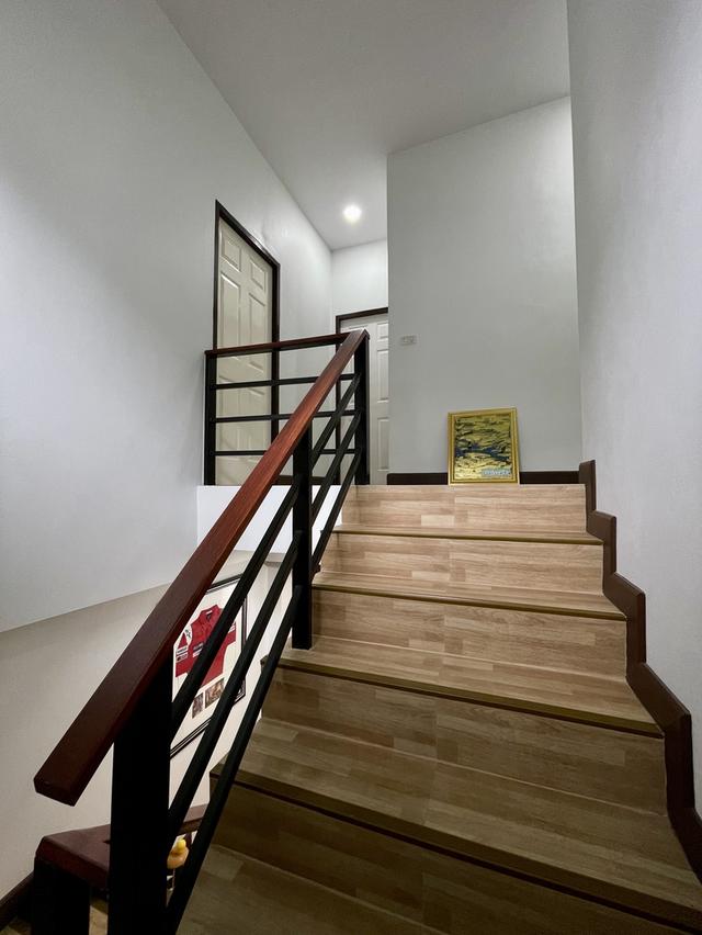 บ้านเดี่ยว 2 ชั้น 3 ห้องนอน 3 ห้องนอน 70 ตร.ว. พื้นที่ใช้สร้อย 180 ตร.ม. เมืองเชียงราย ห่างเซนทรัล 3 กม. แอร์ทุกห้อง เครื่องทำน้ำอุ่น ประตูรีโมท 17