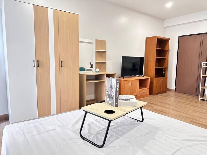 🛋️ คอนโดให้เช่า เข้าอยู่ได้ทันที ให้เช่าคอนโดมิเนียม 1 ห้องนอน  1 ห้องน้ำ 6,500 บาท/เดือน รวมค่าส่วนกลางแล้วนะ 9