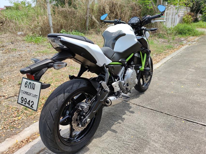 ลดราคา Kawasaki Z650 สีขาวค่ะ 3