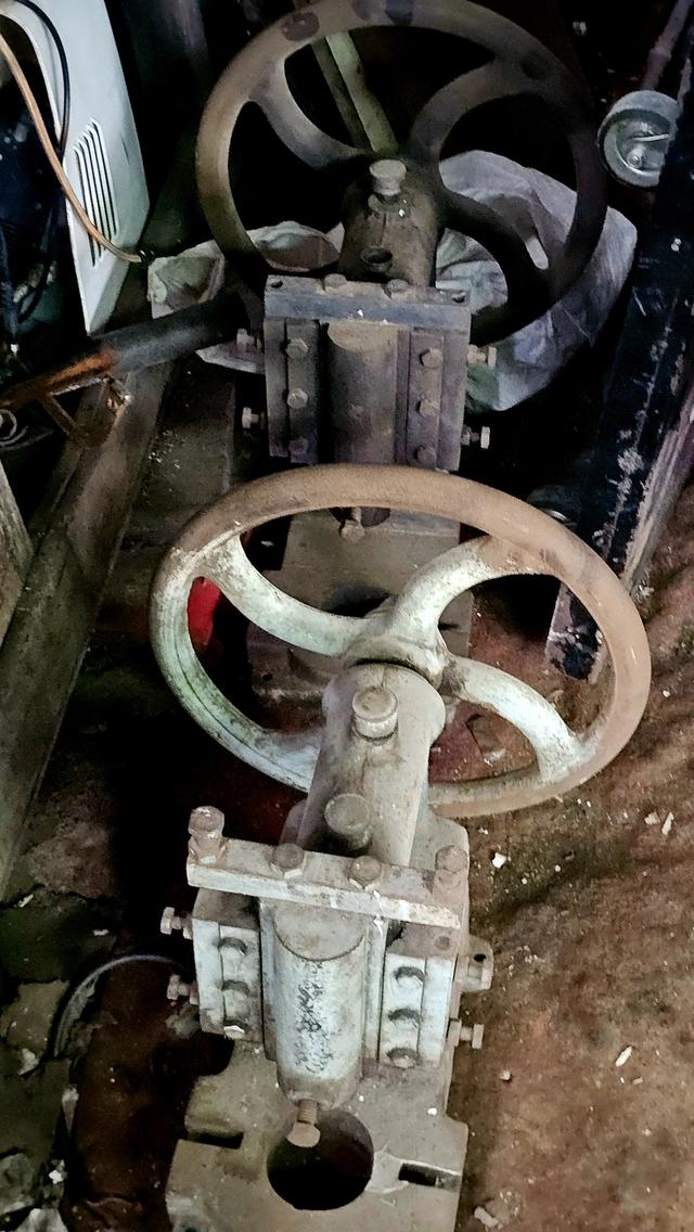 แท่นปั๊มพวงมาลัย 16 นิ้ว มี 5 ตัว 6