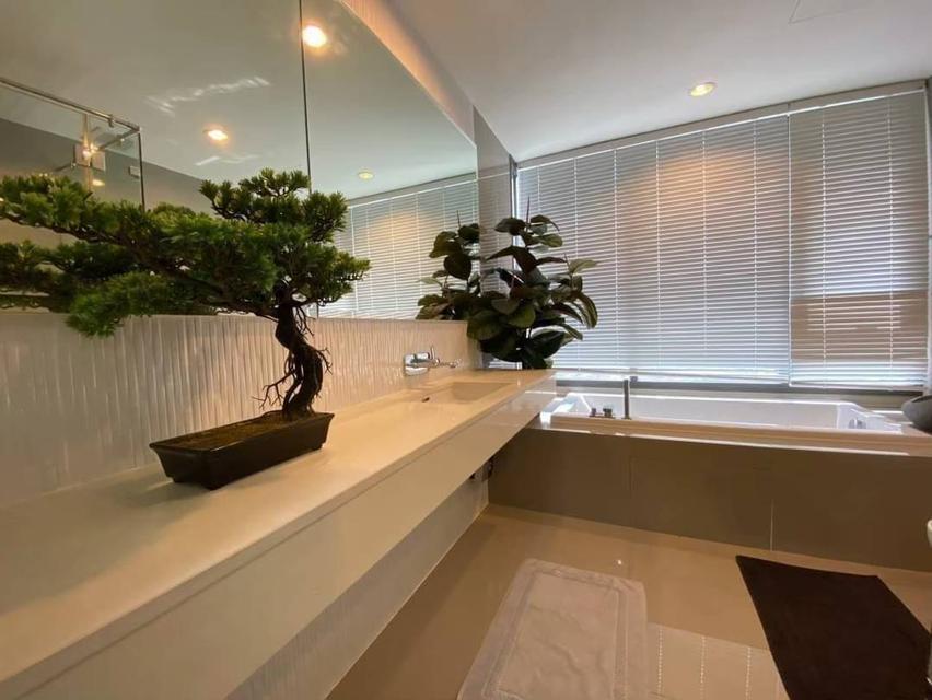 Sale / Rent Rhythm Sukhumvit 42 35th floor 80 sqms 2 bedrooms 2 bathrooms Fully furnished Rent 72,000 baht 2