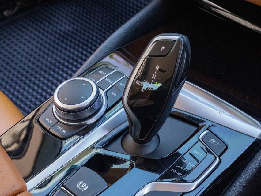 BMW 530e Elite ปีจด 2021 รูปที่ 17