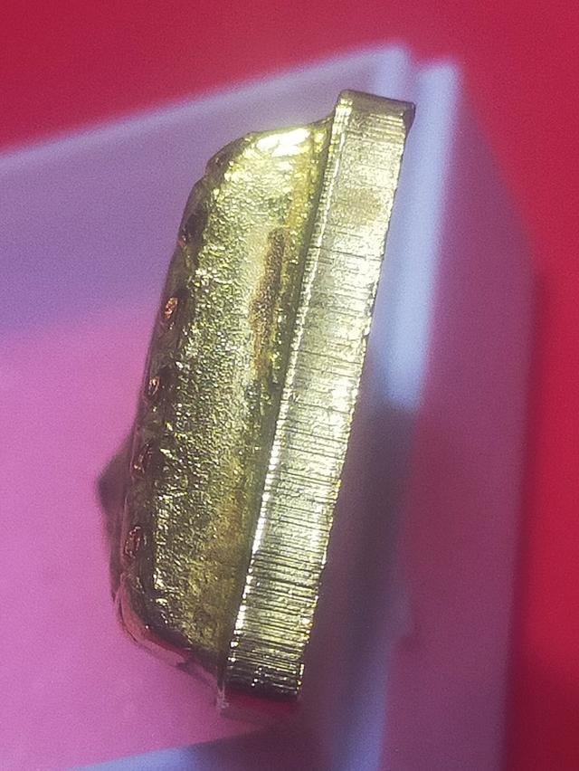 หลวงปู่ทวด ตัวหนังสือใหญ่ เสาอากาศ ปี 05 18