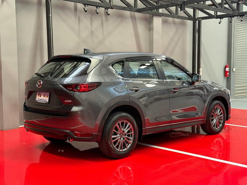 2019 MAZDA CX5 2.0 รถมือเดียวออกป้ายแดง รถวิ่งน้อย เข้าศูนย์ตรงระยะ รถไม่เคยมีอุบัติเหตุครับ 3