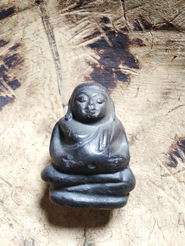 พระเครื่องหลายรุุ่นหลายราคา รูปที่ 18