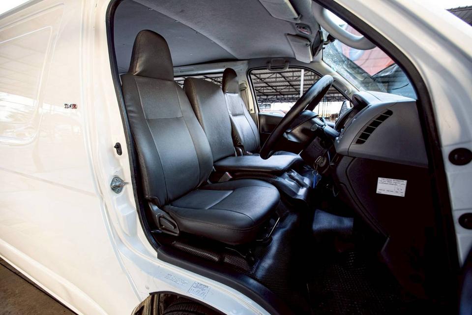 Toyota Hiace 2.5 ดีเซล M/T โม่งน้อย ปี 2007 สีขาว 11