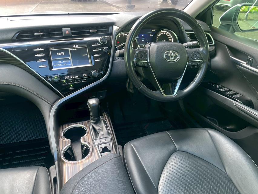 TOYOTA. CAMRY  Sedan 4dr SA 8sp FWD 2.5 G  Y2020. สีขาว  ออโต้ 7