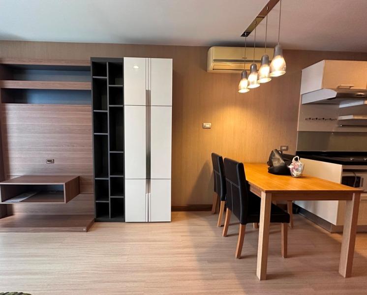 ขายต่ำกว่าราคาประเมิน  ห้องมุมชั้น 2  ห้องใหญ่ 52 ตรม 2นอน แต่งสวย เฟอร์ครบ  1