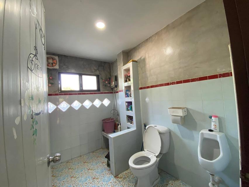 ขายบ้านพร้อมที่ดิน ใกล้สนามบิน เนื้อที่ 65.8 ตารางวา หลังใหญ่ 1 หลัง หลังเล็ก 1 หลัง 2