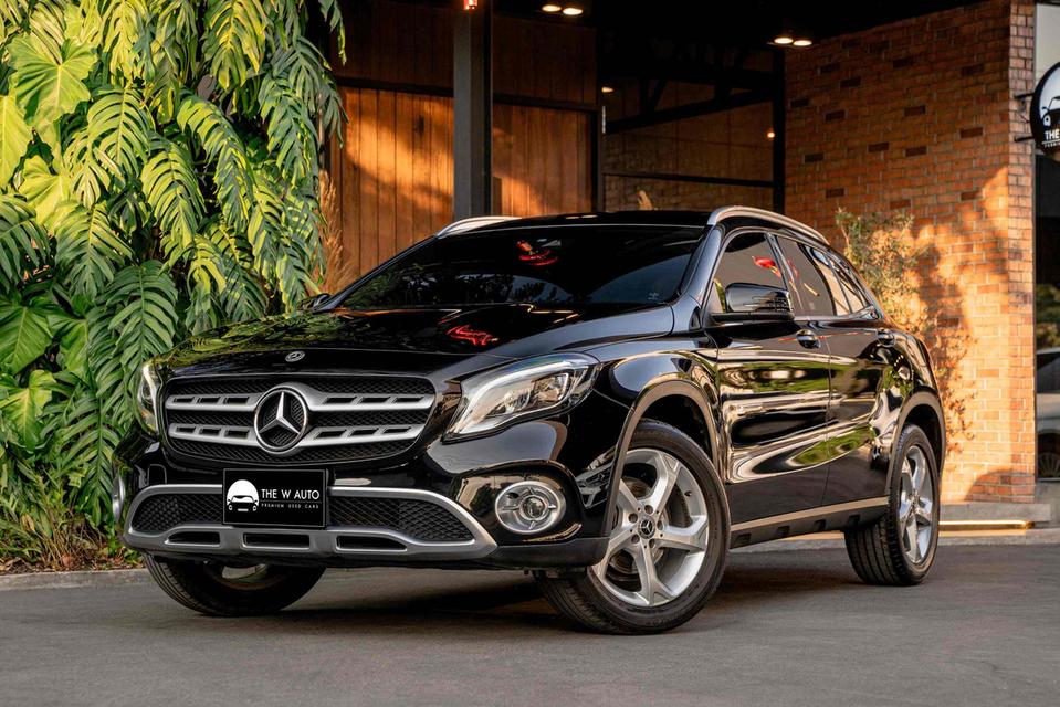 Mercedes-Benz GLA200 Urban Facelift ปี 2020 💫𝐆𝐋𝐀𝟐𝟎𝟎 เข้าใหม่ โฉม 𝐅𝐚𝐜𝐞𝐥𝐢𝐟𝐭 ผ่อนเบาๆ 1