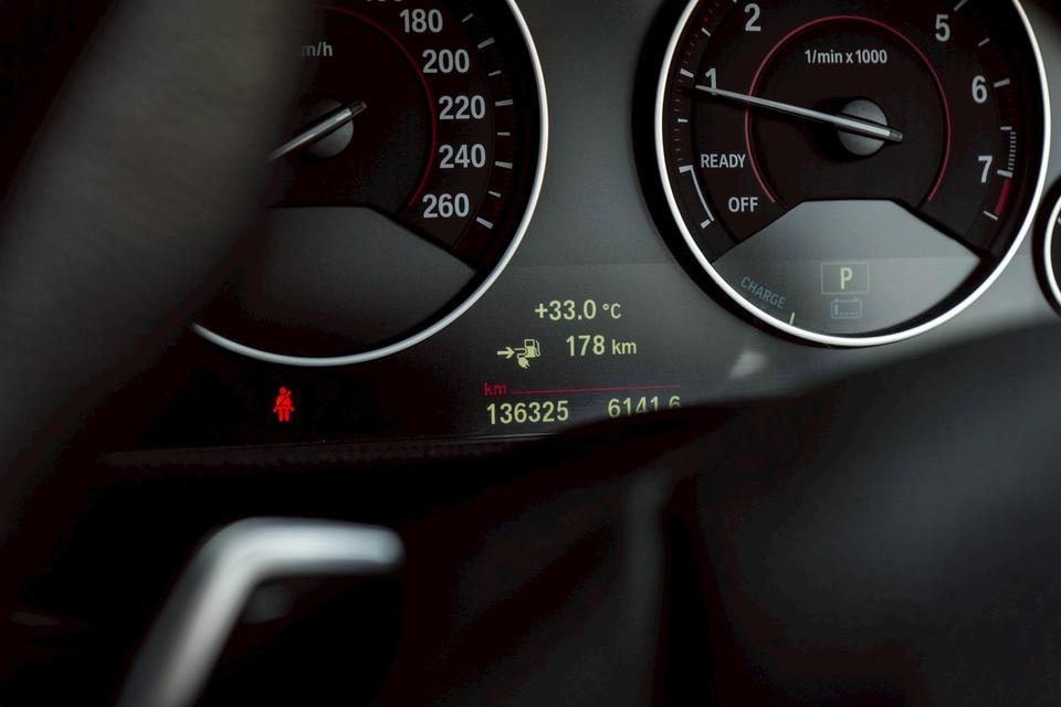 รหัสรถ CBL995 BMW 330e 2.0 Sport F30 (LCI) AT 2018 รูปที่ 19