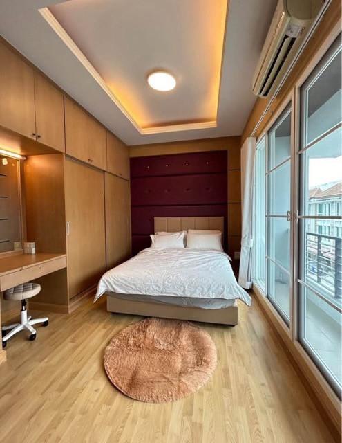 ให้เช่าทาวน์โฮม 3 ชั้น รีโนเวทใหม่พร้อมเฟอร์นิเจอร์ หมู่บ้าน บ้านกลางเมือง S-Sense พระราม9 ลาดพร้าว ใกล้จุดขึ้นลงทางด่วนพระราม 9   4