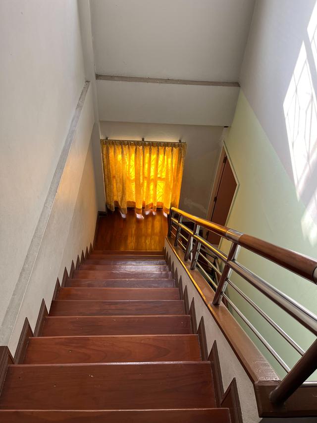 ขายถูก ทาวน์เฮ้าส์ 4 ชั้น บ้านสวนซื่อตรง ลาดพร้าว 87 ซอยประดิษฐมนูธรรม ซ. 10 ถนนเลียบทางด่วนรามอินทรา เขตวังทองหลาง กทม. 8