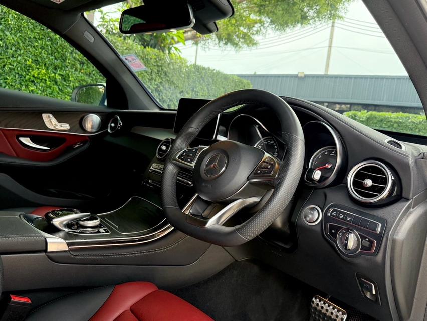 2020 BENZ GLC 250 COUPE รถมือเดียวออกป้ายแดง รถวิ่งน้อย เข้าศูนย์ทุกระยะ ไม่เคยมีอุบัติเหตุครับ 10