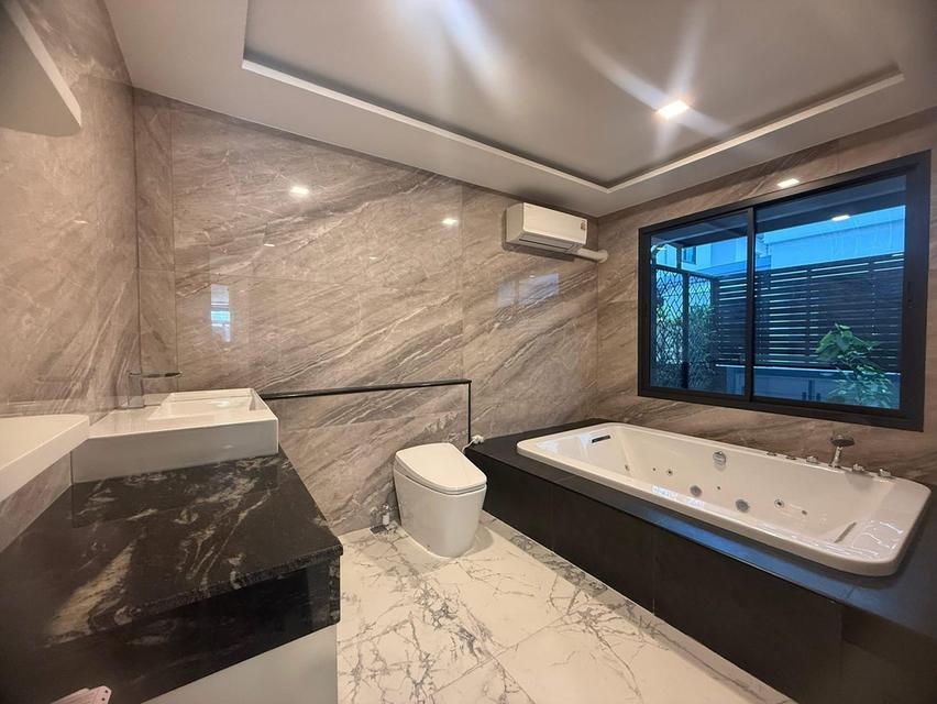 ขายบ้านเดี่ยว 2 ชั้น Luxury 🏡🛁 ตกแต่งครบ เฟอร์นิเจอร์ครบ พร้อมอยู่ 📌โครงการบ้านแกรนด์บริทาเนีย ราชพฤกษ์-พระราม 5 ขนาดที่ดิน 59.1 ตารางวา 18