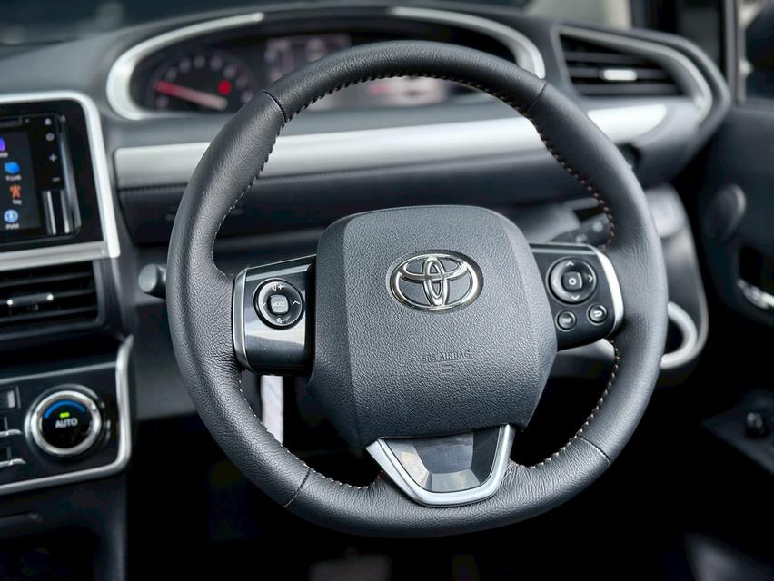 Toyoya Sienta 1.5V ปี20 10