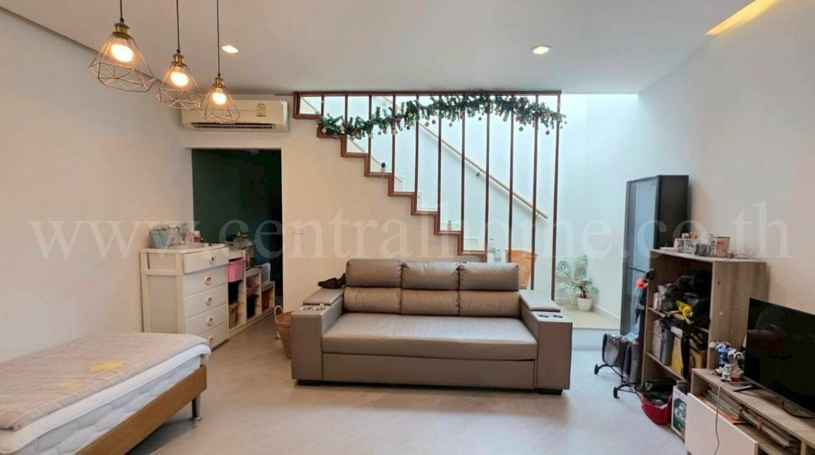 บ้านเดี่ยว บ้านปลาทอง ศรีนครินทร์ ใกล้ MRT สถานีศรีด่าน 11