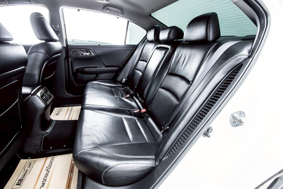 รหัสรถ 3A927 ACCORD 2.0 HYBRID 2015 5