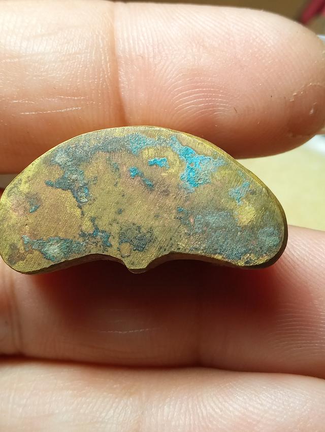 พระหล่อโบราณ ขุด ยุคทวารวดีขึ้นลพบุรีมีคราบเินเก่าฝังแน่น รูปที่ 6