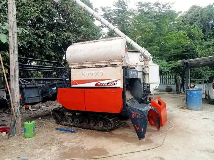 ขาย รถเกี่ยวข้าว KUBOTA 4