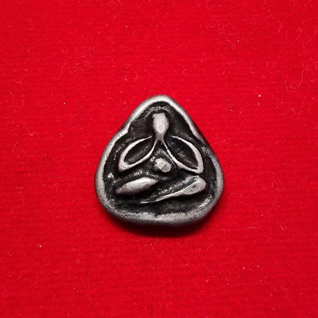 พระปิดตาพุงป่อง หลวงปู่ศุข วัดปากคลองมะขามเฒ่า